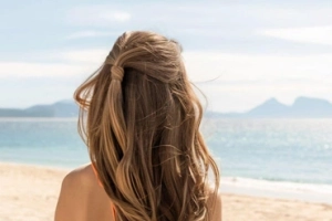 Easy Hairstyles to Prevent Hair Damage on Vacation: Expert Tips for Effortless Style