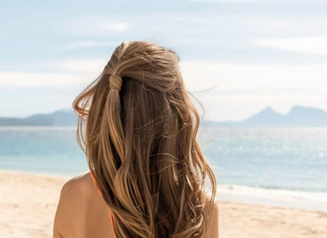 Easy Hairstyles to Prevent Hair Damage on Vacation: Expert Tips for Effortless Style