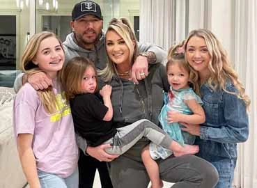 Jason Aldean’s 4 Kids: Everything to Know About Keeley, Kendyl, Navy, and Memphis